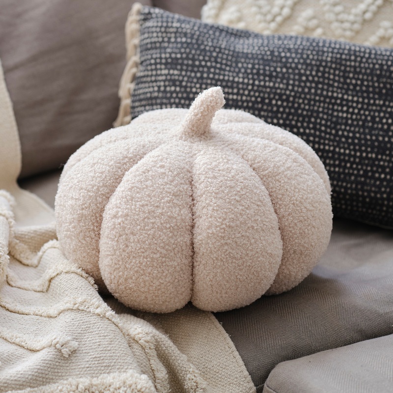 Boucle pumpkin creamy white 35cm