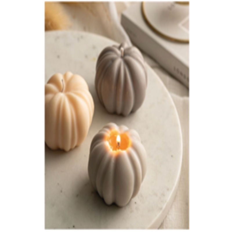 3 figure candles - pumpkin cream