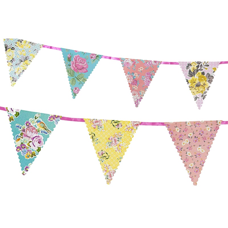 Alice in Wonderland pennant chain 4m