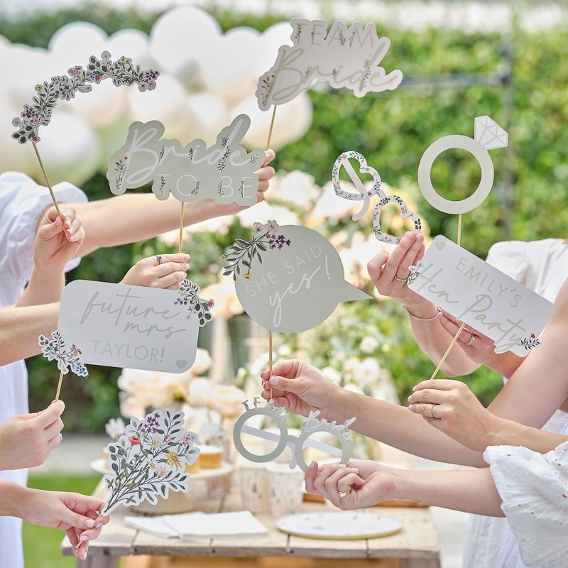 10 Blooming Bride Photo Props