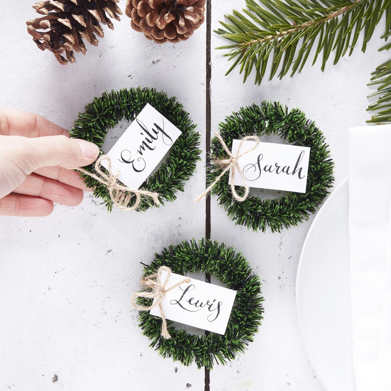4 Christmas wreath table card holders
