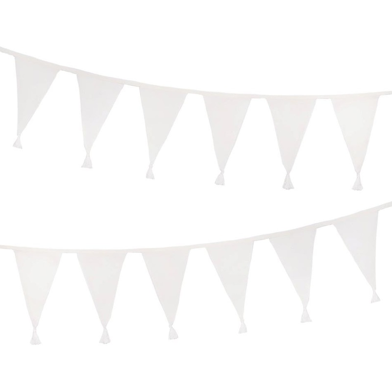 White fabric pennant chain 4m