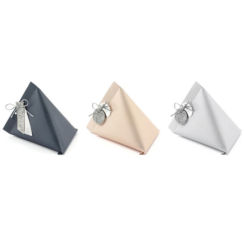10 gift boxes with label