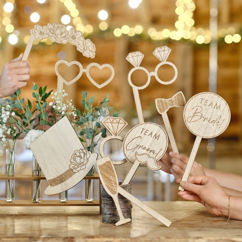 10 Rustic Romance photo accessories