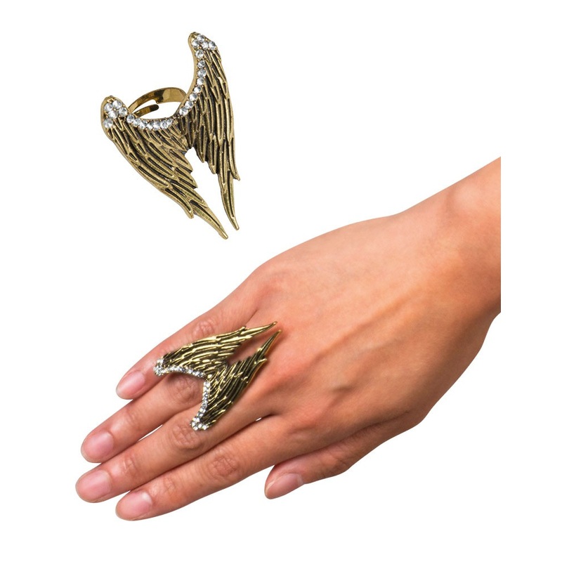 Imposing wing ring gold
