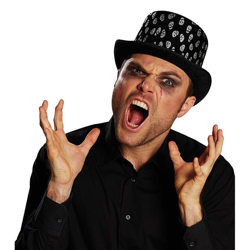 Horror hat with skulls