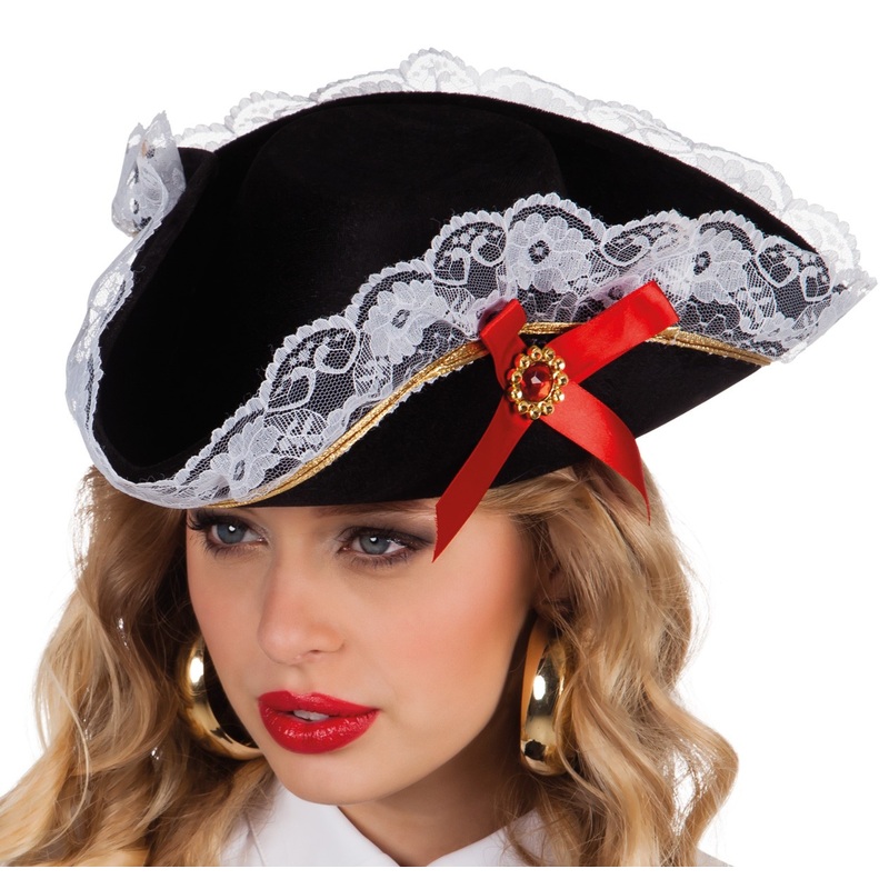 Elaborate pirate hat with lace beatz