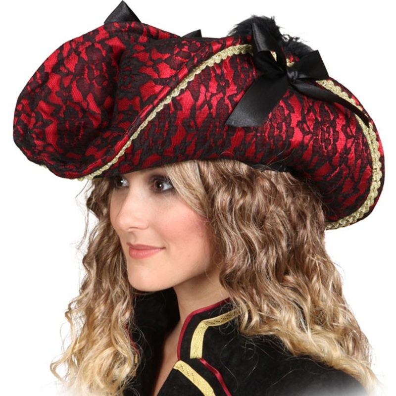 Noble pirate hat with black tip