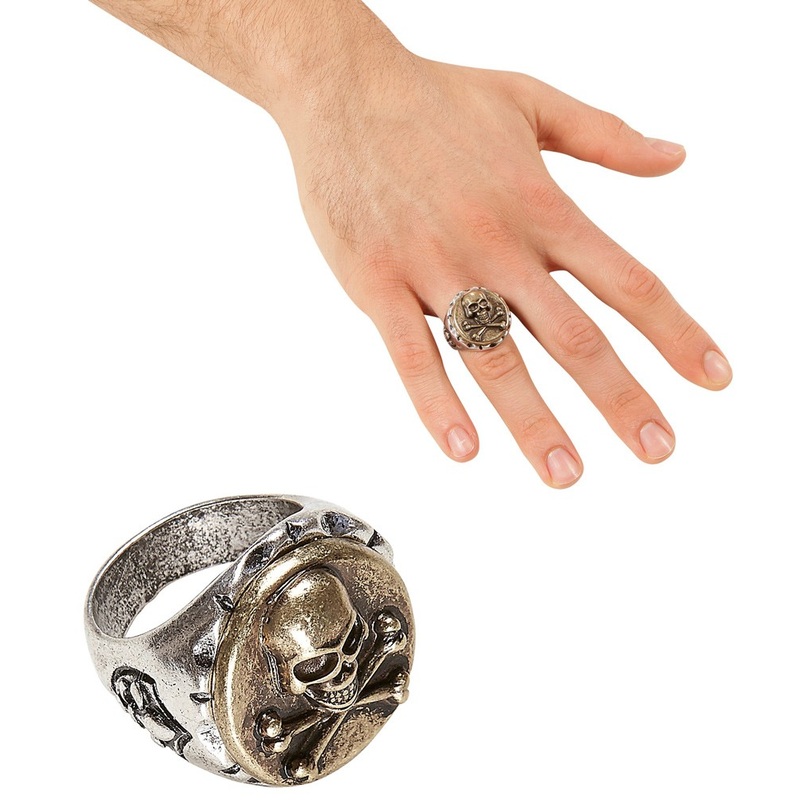 Skull pirate ring