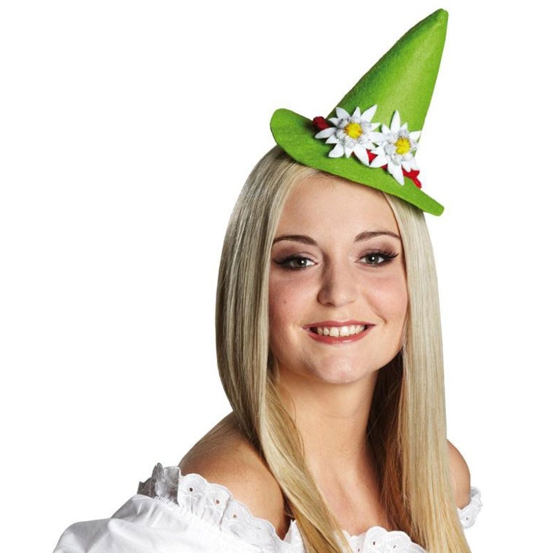Green pointed Tyrolean hat