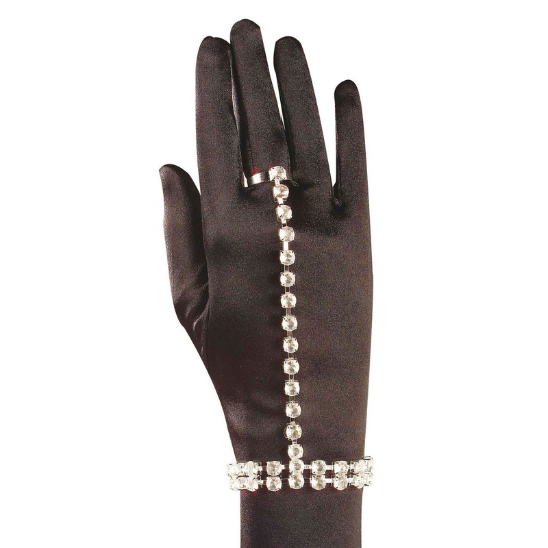 Sparkle bracelet connected with ring