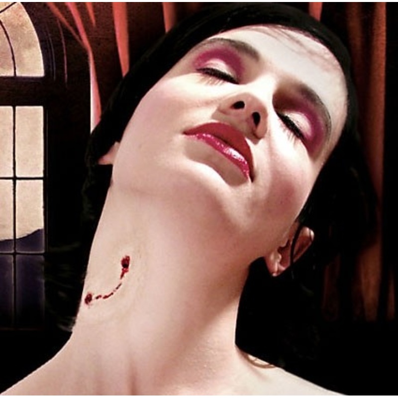Bite of the vampire latex application
