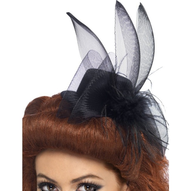 Elegant ladies feather hat
