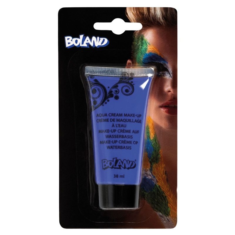 Blue aqua make-up