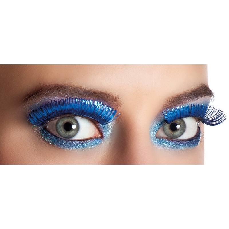 Blue lashes, metallic look