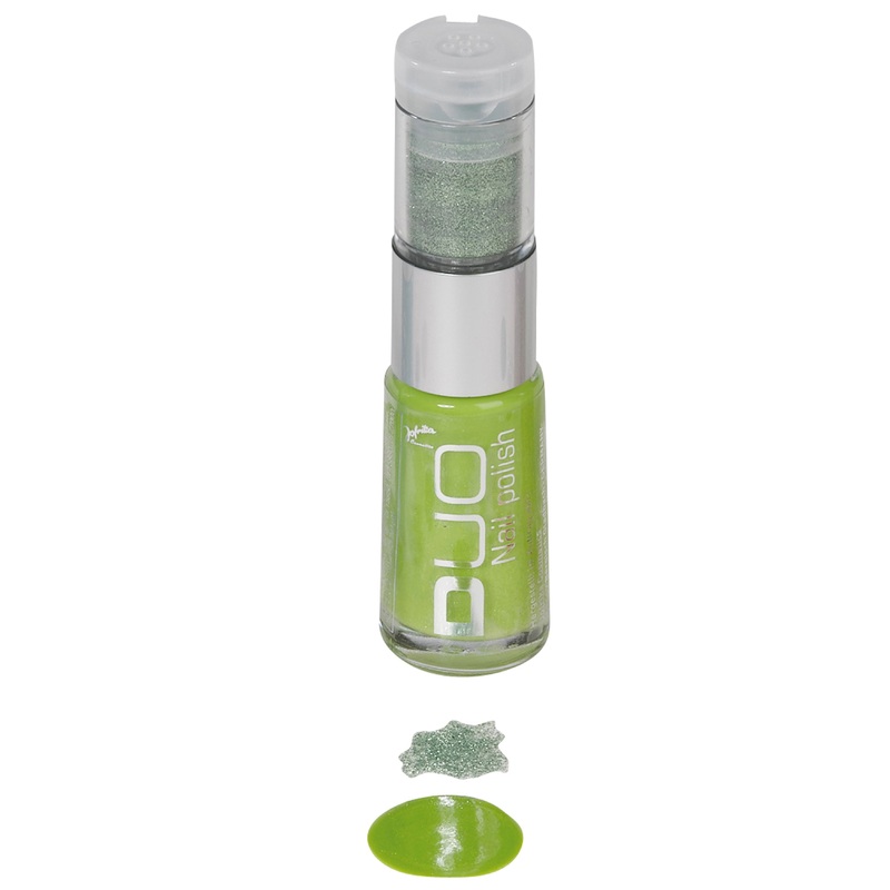 Green sparkling nail polish with glitter powder