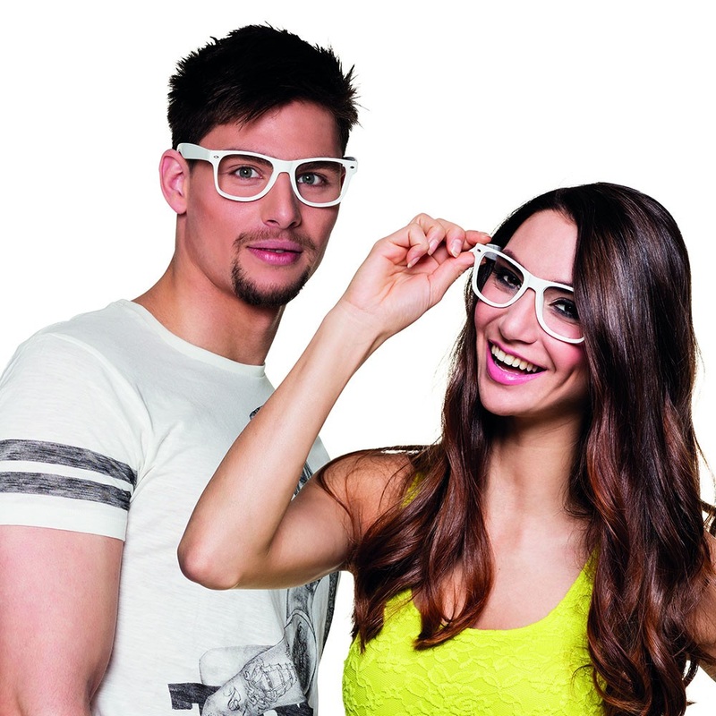 4 party glasses without glass white