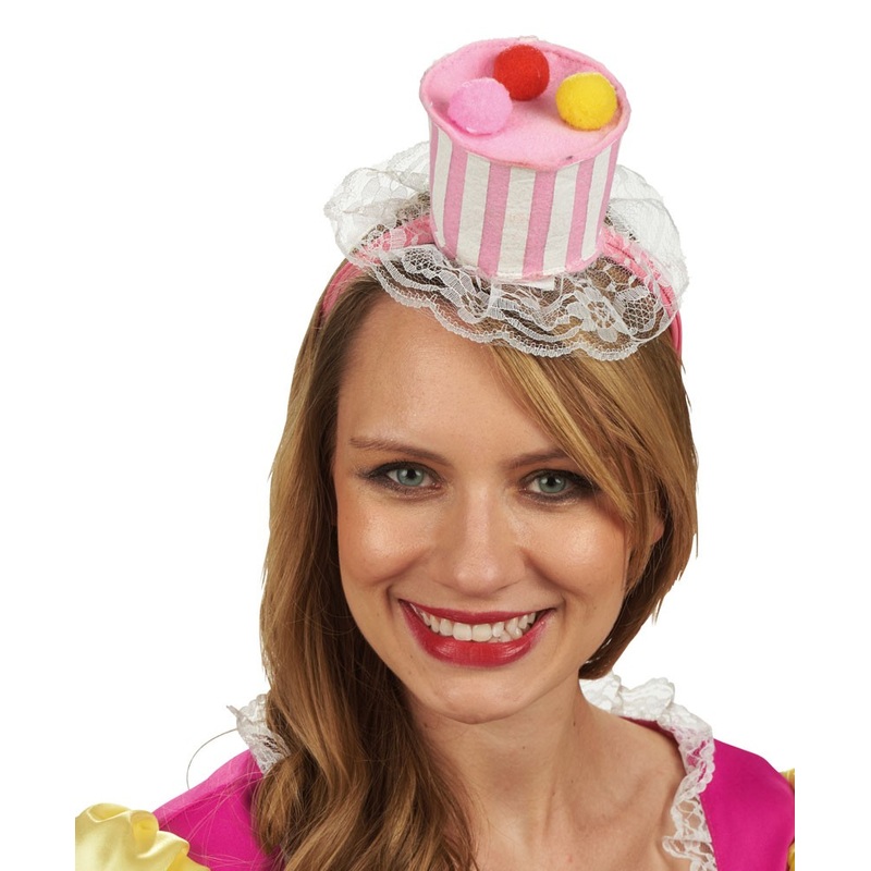 Delicious cupcake headband with lace