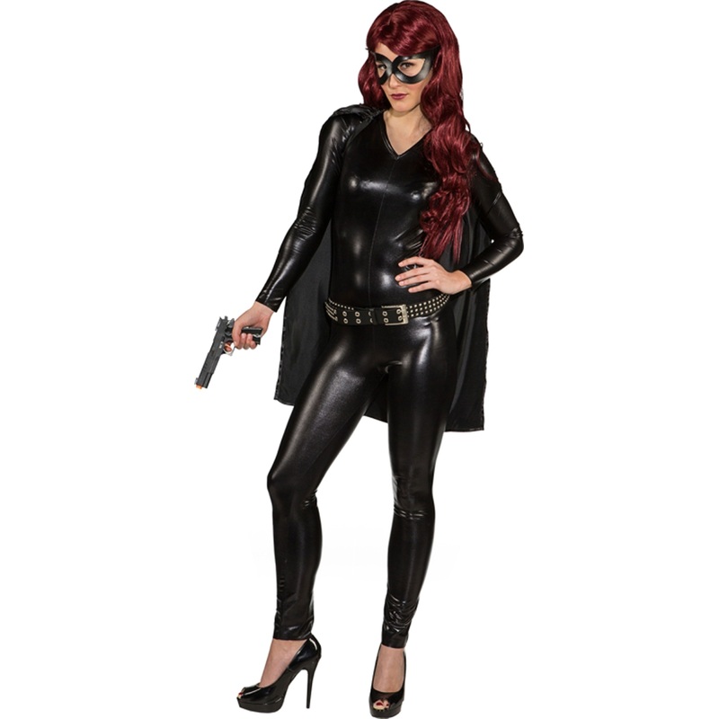 Short glossy cape in black