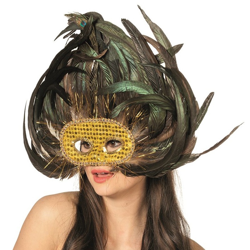 Striking gold mask with pompous feathers