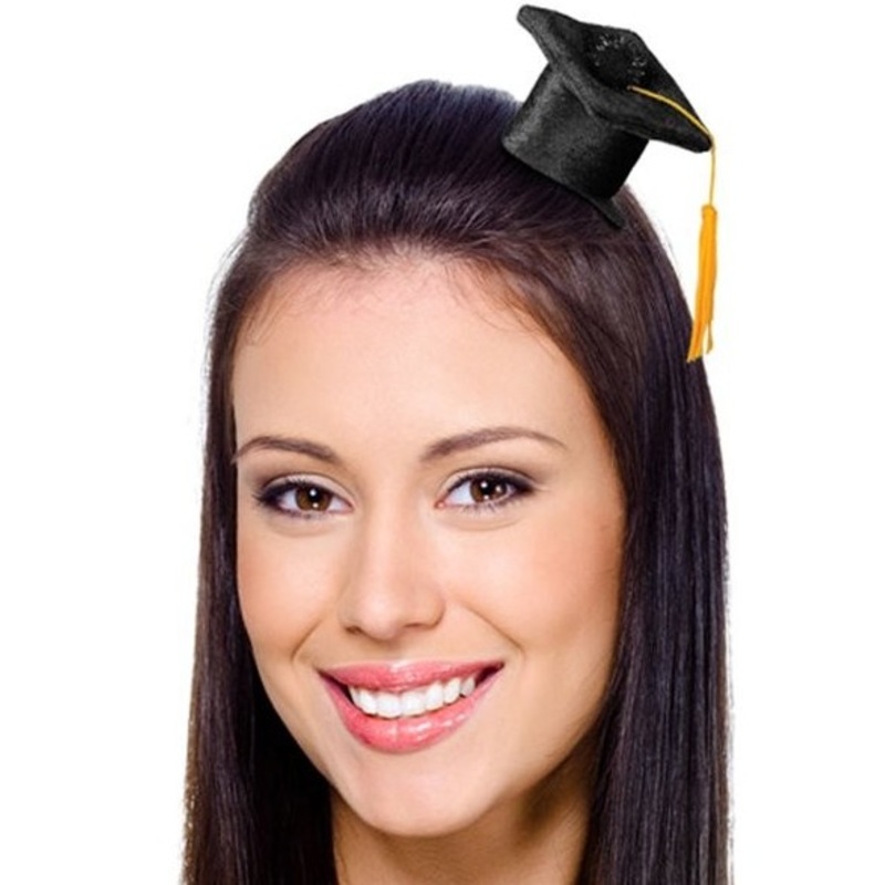 Miniature graduation hat with hair clip