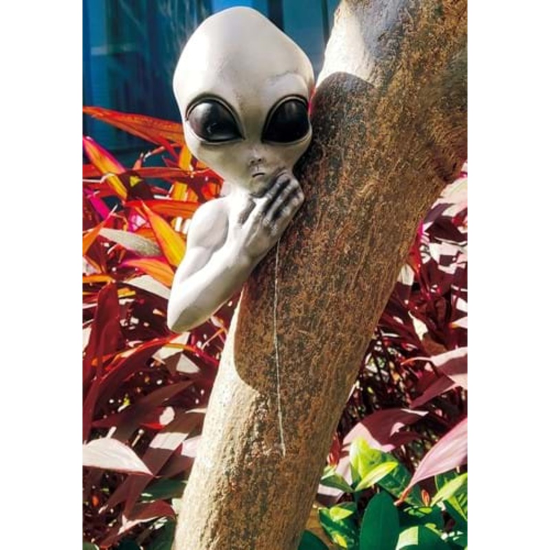 Alien Tree Peeker Halloween Decoration Standard